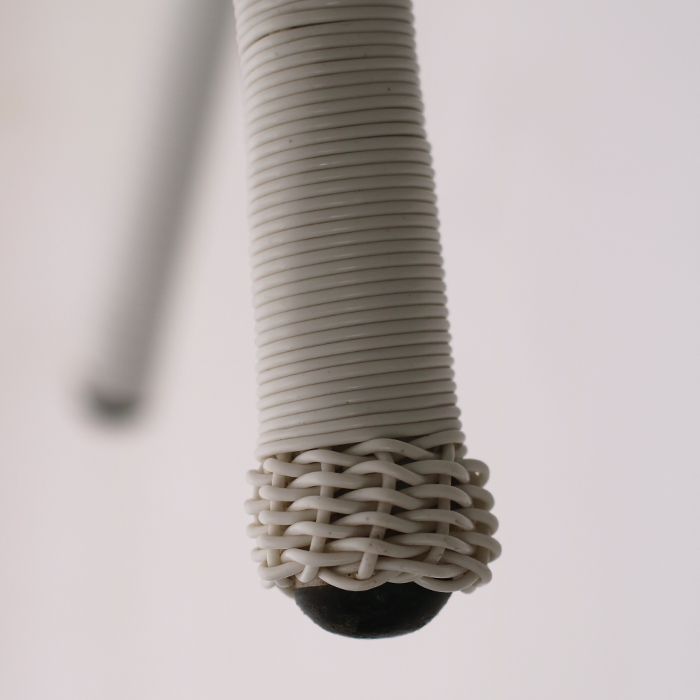 라쿤 화이트 라탄 의자