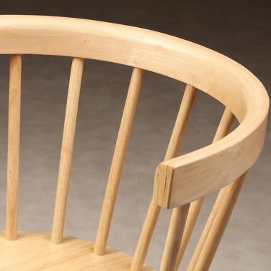 HFC-2033 매기 체어