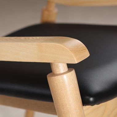 HFC-2040 몬테라 체어