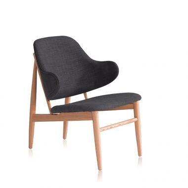 HFC-1103 휠라 원목체어