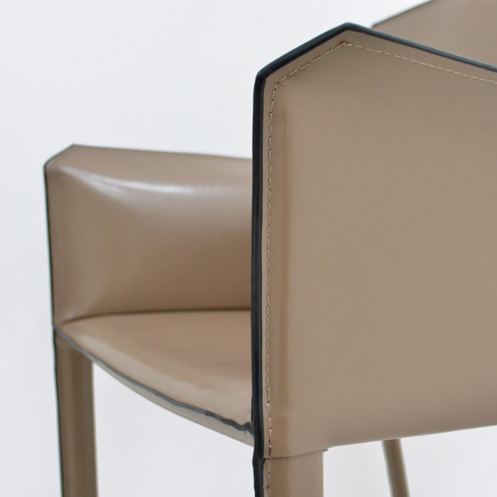 마룬 암체어. Maroon armchair (샌드)