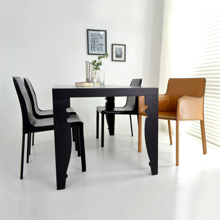 마룬 암체어. Maroon armchair (머스타드)