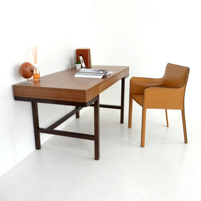 마룬 암체어. Maroon armchair (머스타드)