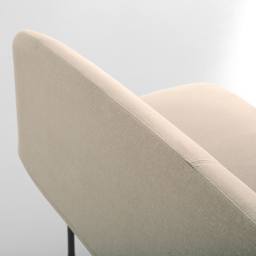 리파 2인 소파. Lipa 2 seater sofa (크림)