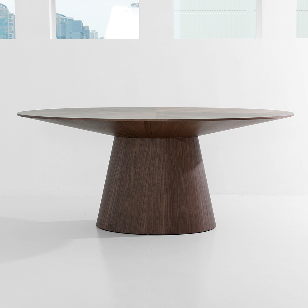 우노 오벌 테이블. Uno oval table (월넛)