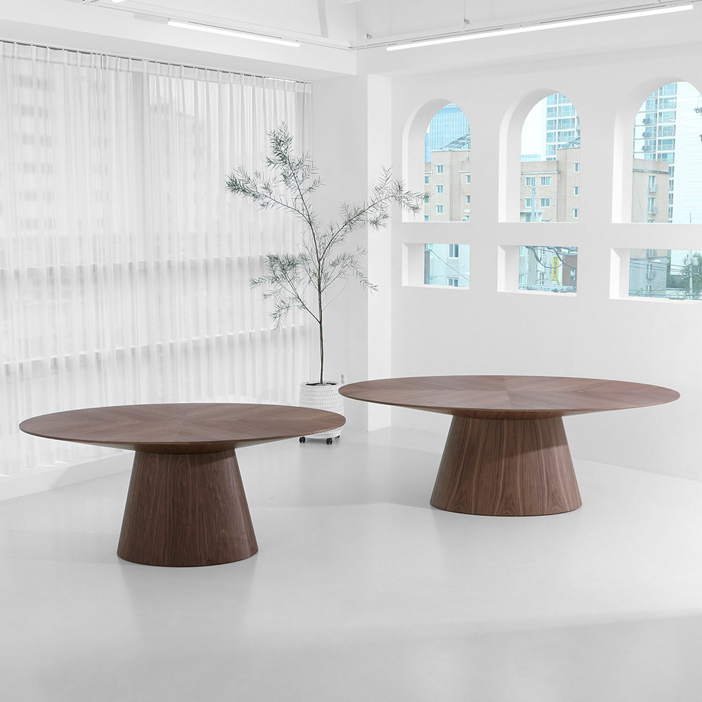 우노 오벌 테이블. Uno oval table (월넛)