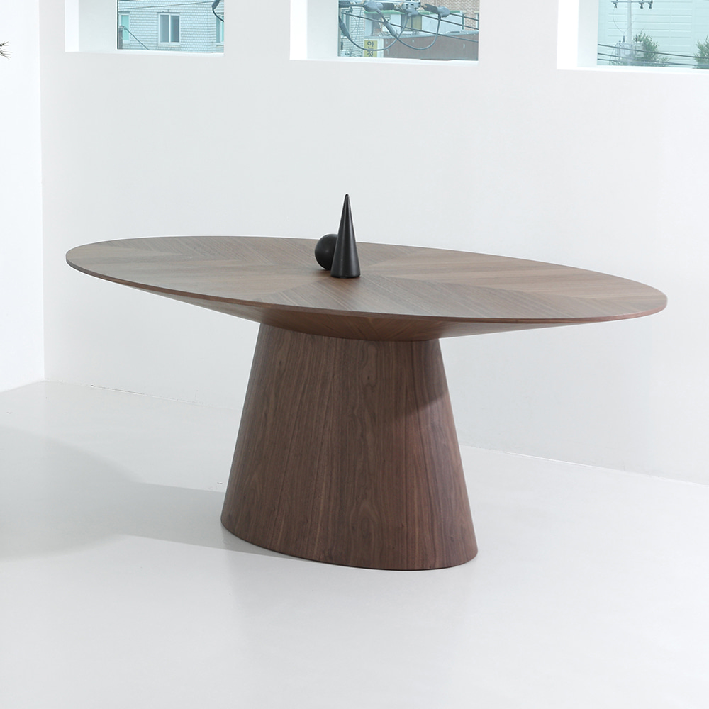 우노 오벌 테이블. Uno oval table (월넛)