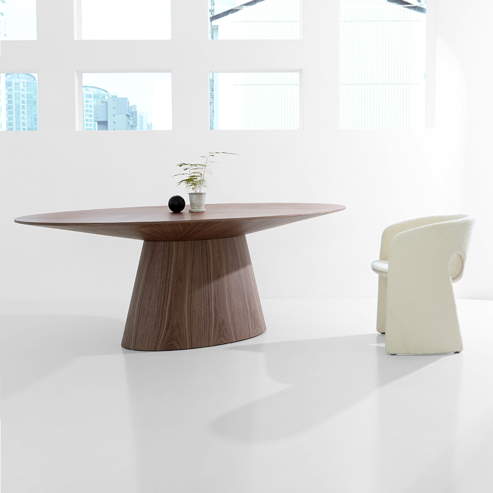 우노 오벌 테이블. Uno oval table (월넛)