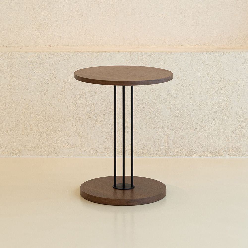 룽고 로우 사이드 테이블. Lungo Low Side Table (월넛)