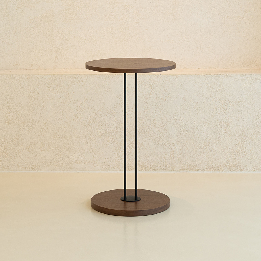 룽고 사이드 테이블. Lungo Side Table (월넛)