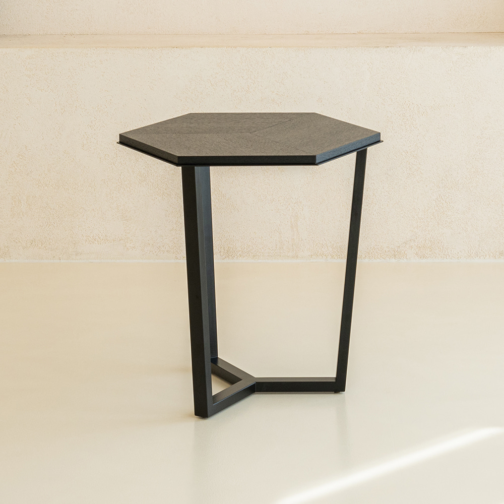 맨션 사이드 테이블. Mansion Side Table (블랙)