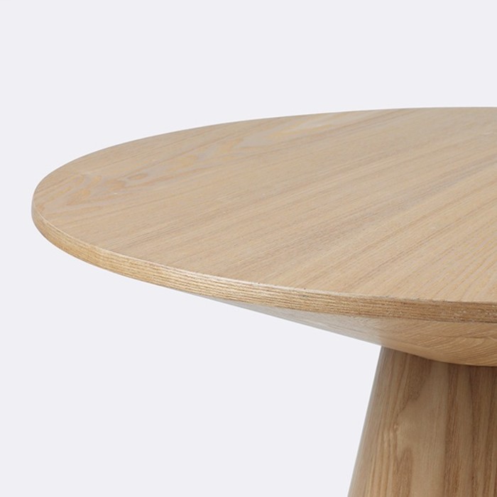 우노 라운드 테이블. Uno round table (에쉬)