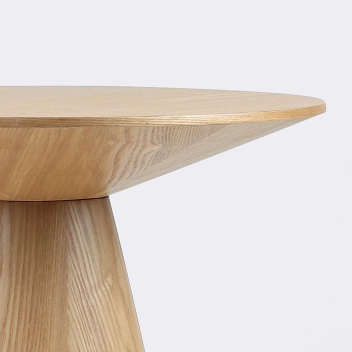 우노 라운드 테이블. Uno round table (에쉬)