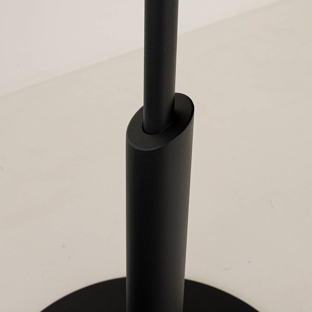 비숍 다이닝 테이블. Bishop dining table (블랙)