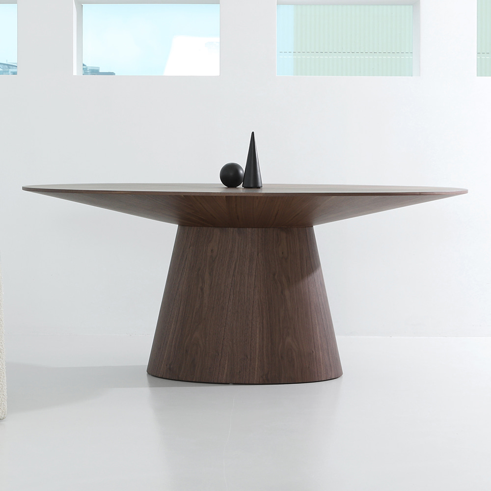 우노 오벌 테이블. Uno oval table (월넛)