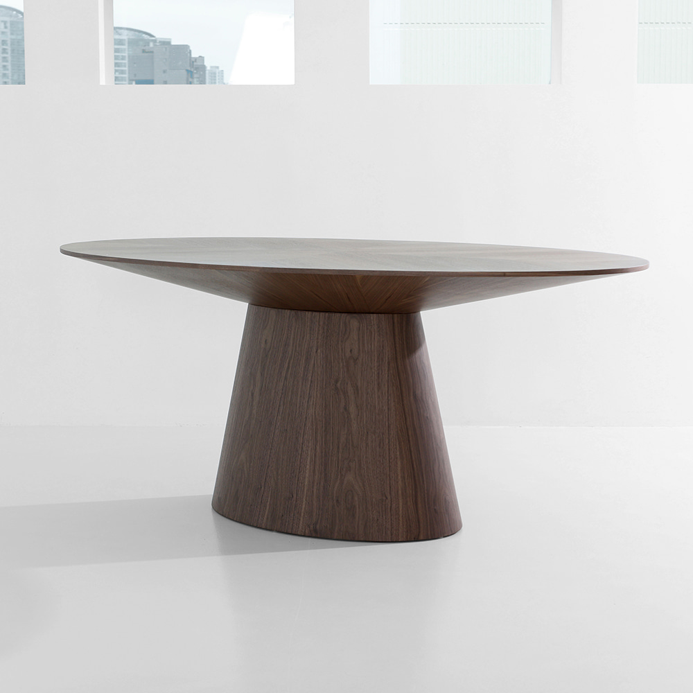 우노 오벌 테이블. Uno oval table (월넛)