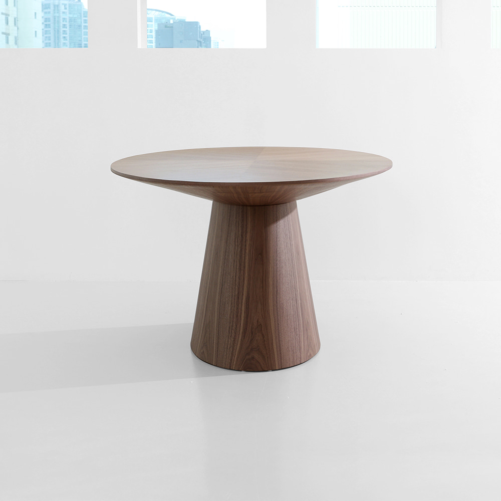 우노 오벌 테이블. Uno oval table (월넛)