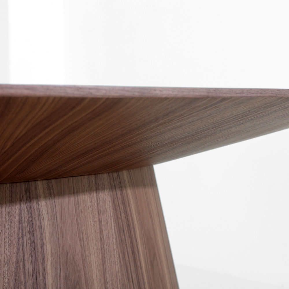 우노 오벌 테이블. Uno oval table (월넛)