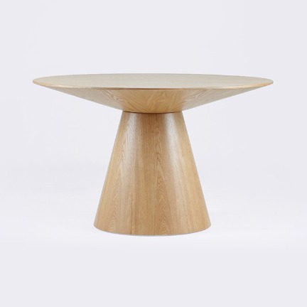 우노 다이닝 테이블. Uno dining table (에쉬)