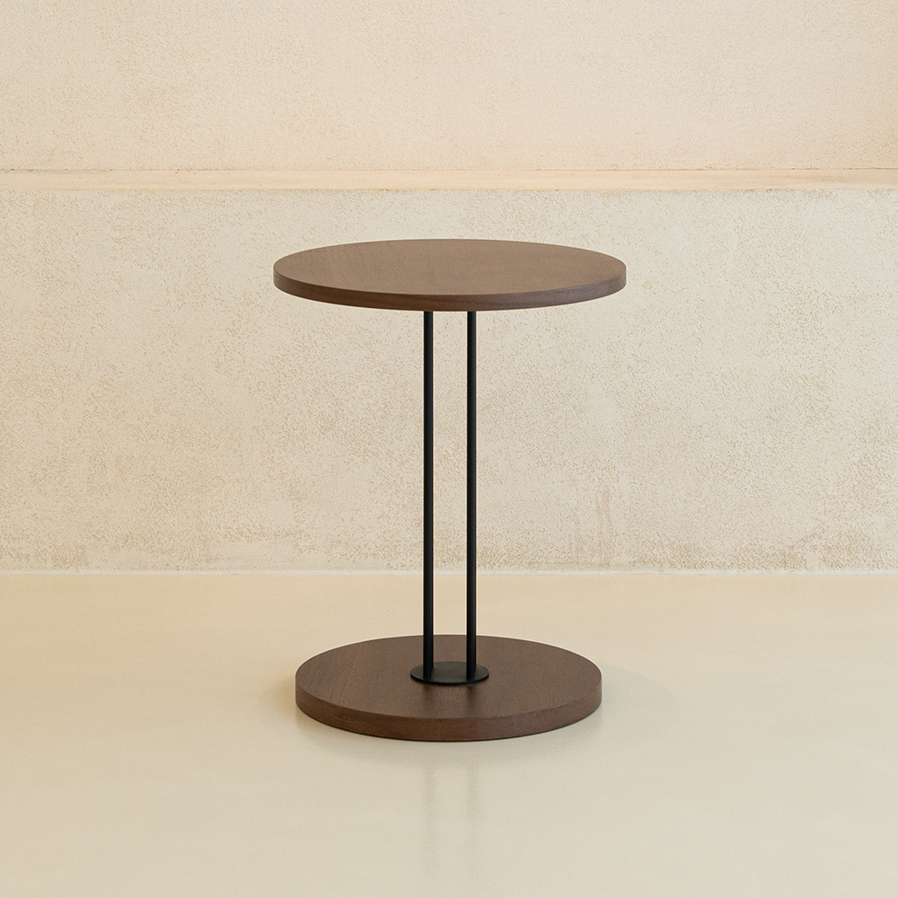 룽고 로우 사이드 테이블. Lungo Low Side Table (월넛)