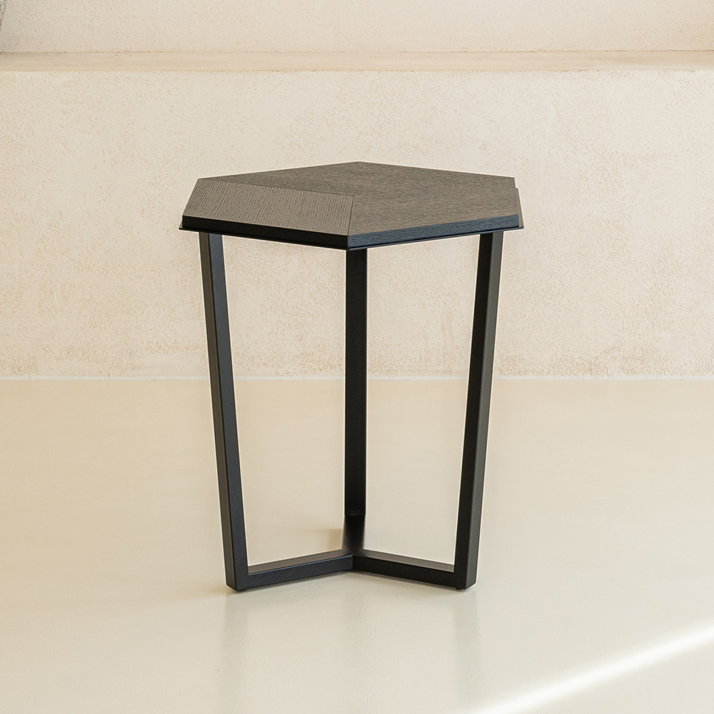 맨션 사이드 테이블. Mansion Side Table (블랙)