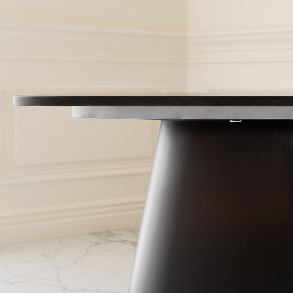 클리프 사이드 테이블. Cliff side table (블랙세라믹 / 헤어라인 발색)