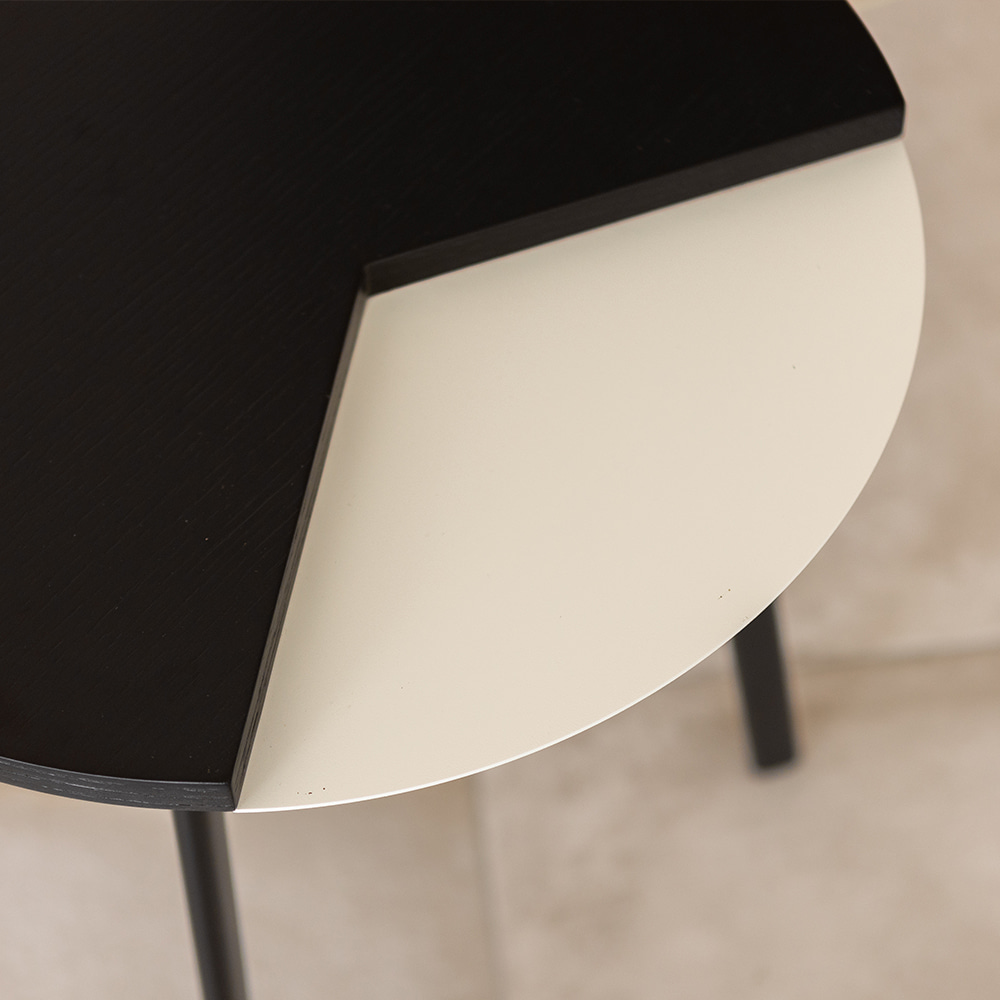 팩맨 사이드 테이블. Packman side table (화이트블랙)