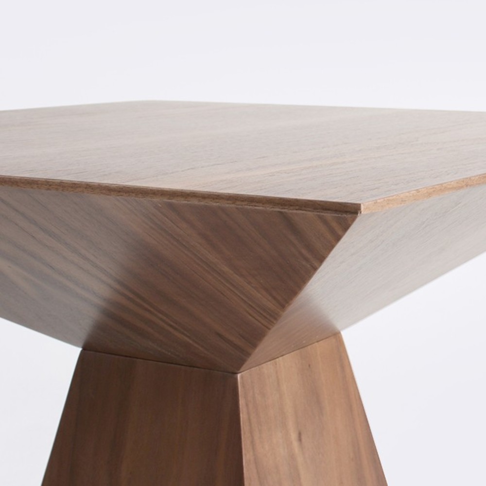 우노 스퀘어 테이블. Uno square table (월넛)