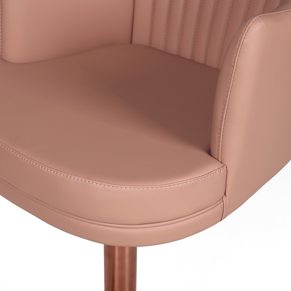 릴렉싱 바체어. Relaxing barchair