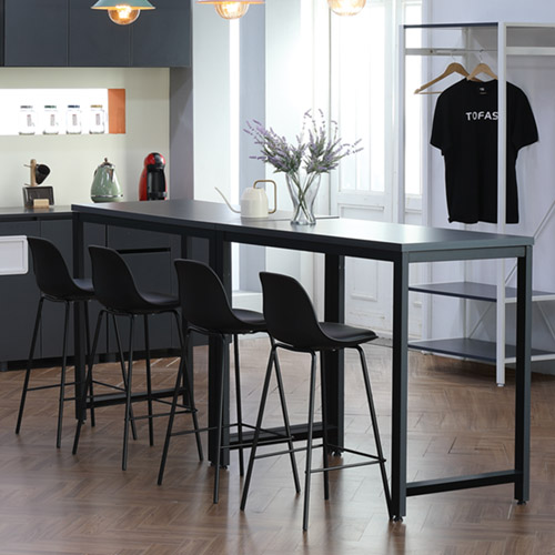 디셀 카페&바 테이블