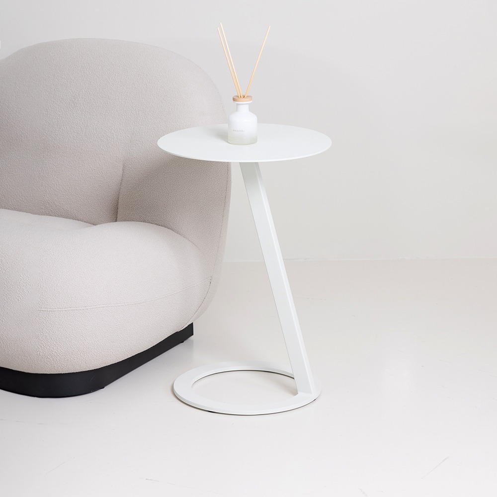 서클 사이드 테이블. Circle Side Table