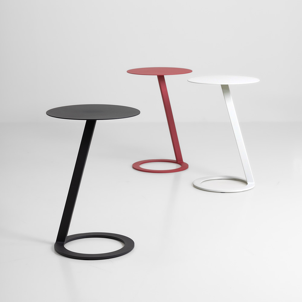 서클 사이드 테이블. Circle Side Table