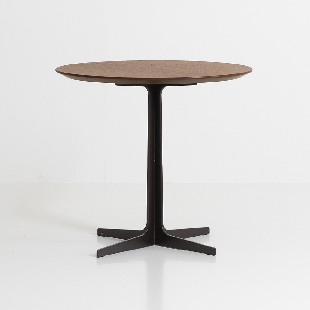 스플릿 사이드 테이블. Split side table