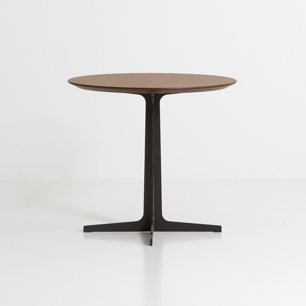 스플릿 사이드 테이블. Split side table
