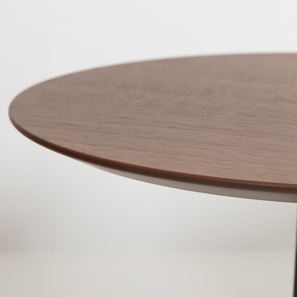 스플릿 사이드 테이블. Split side table