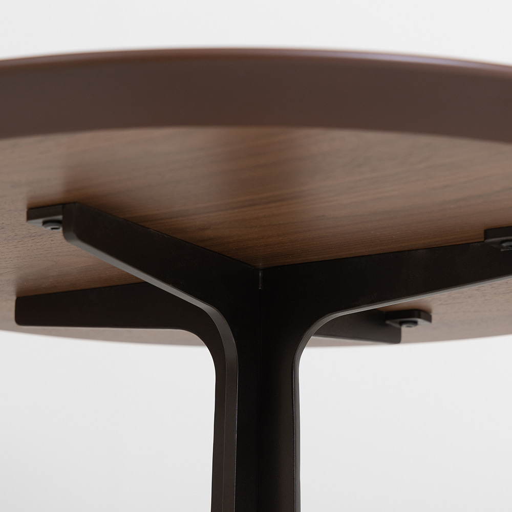 스플릿 사이드 테이블. Split side table