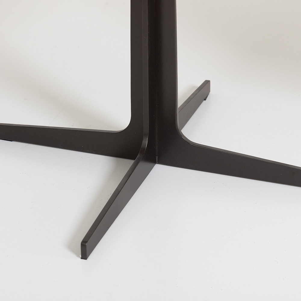 스플릿 사이드 테이블. Split side table