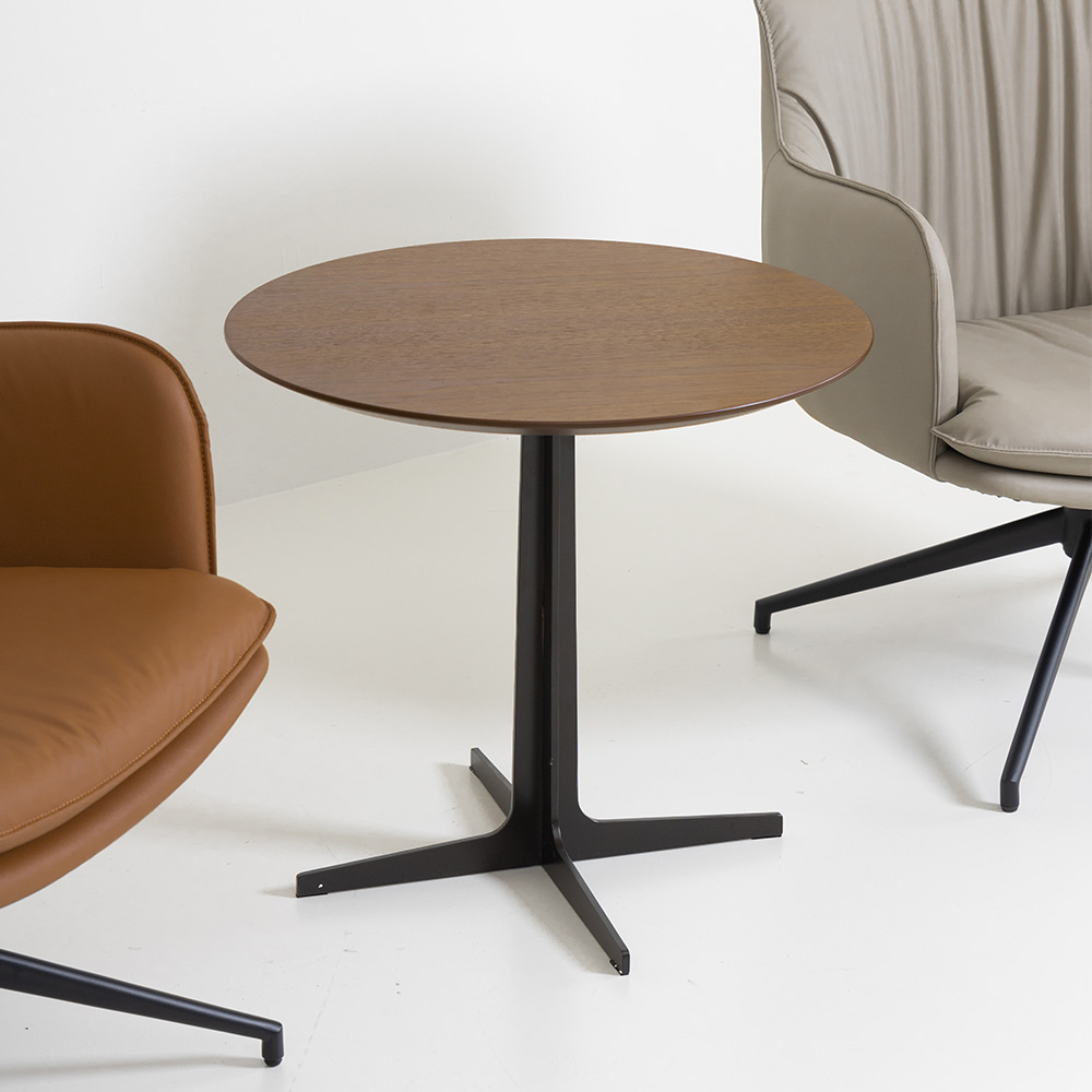 스플릿 사이드 테이블. Split side table