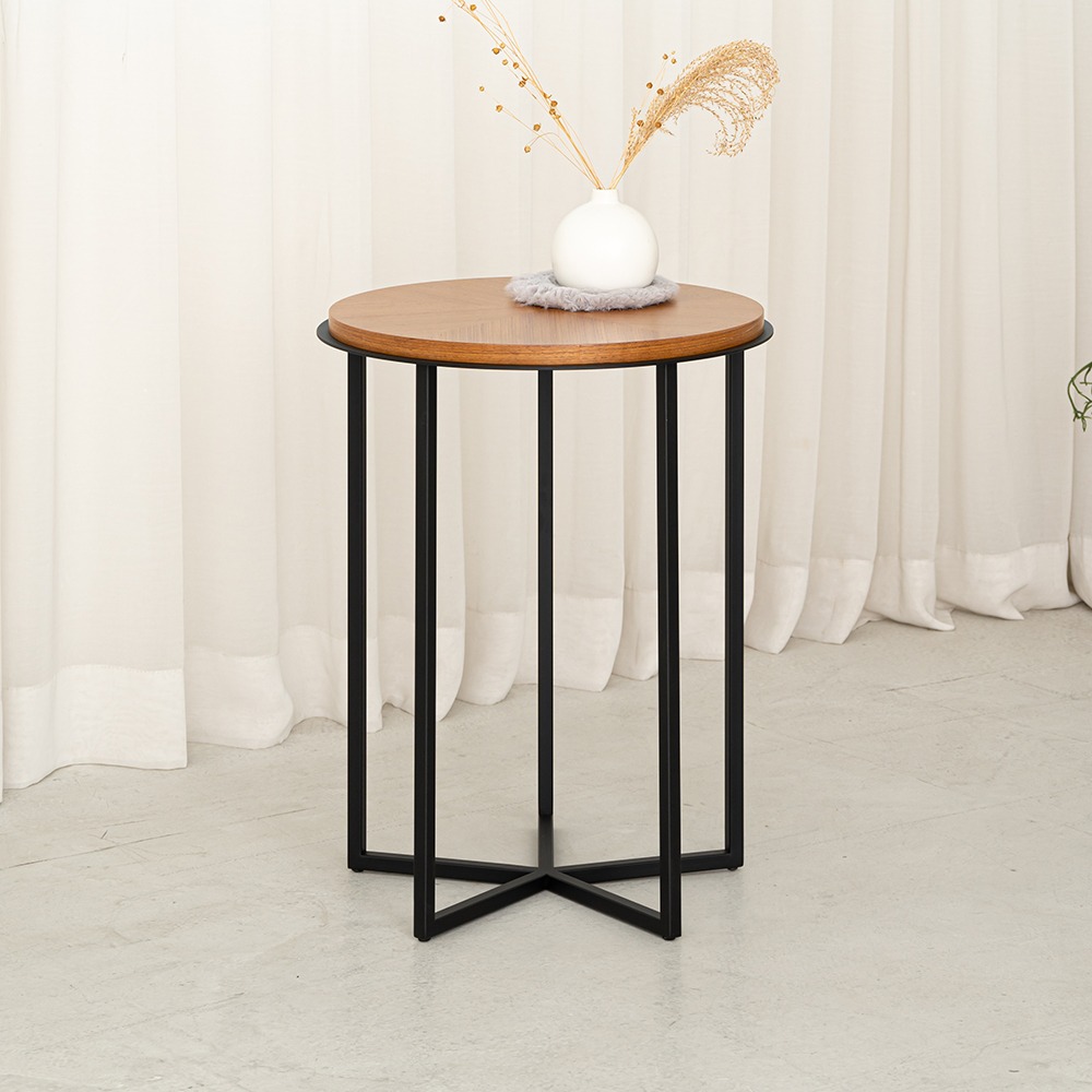 애스터 사이드 테이블. Aster side table