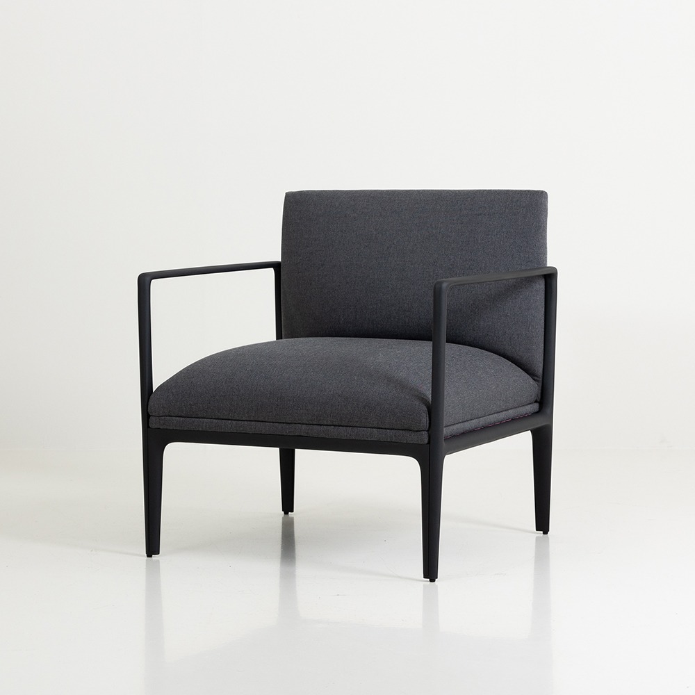 팜 알루미늄 암 소파. Fam Aluminium Arm Sofa