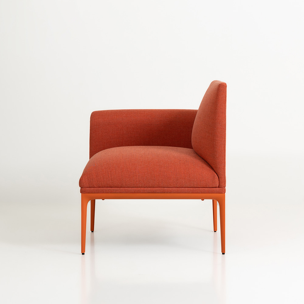 팜 커브드 암 소파[R]. Fam Curved Arm Sofa[Right]