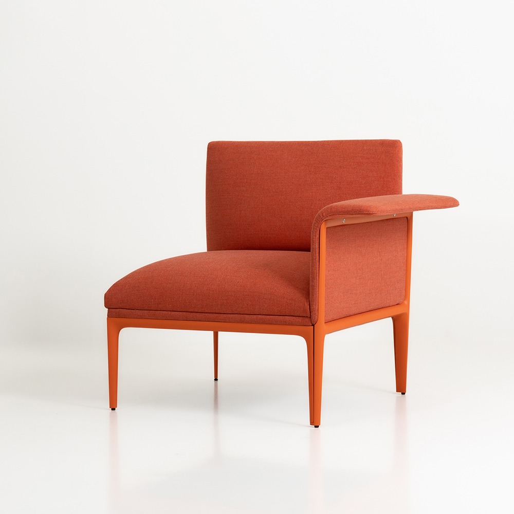 팜 커브드 암 소파[L]. Fam Curved Arm Sofa[Left]