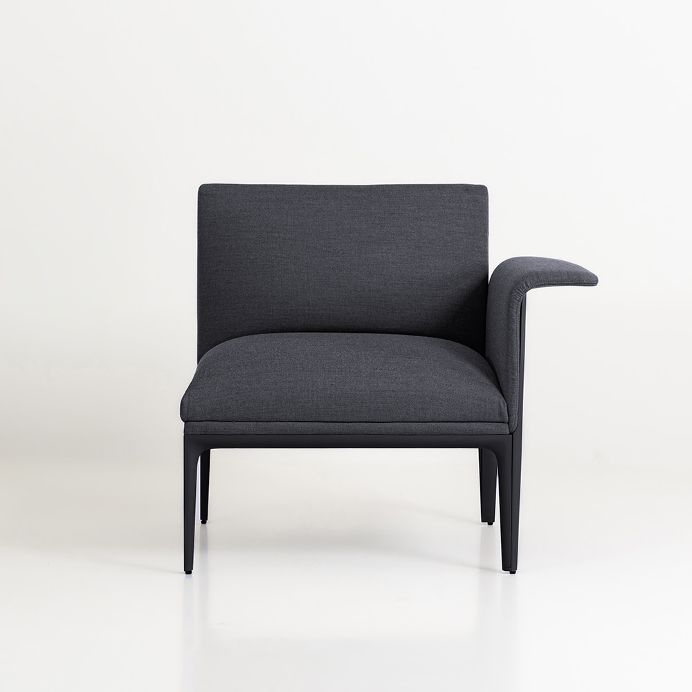 팜 커브드 암 소파[L]. Fam Curved Arm Sofa[Left]