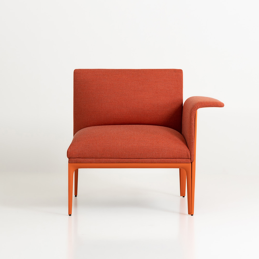 팜 커브드 암 소파[L]. Fam Curved Arm Sofa[Left]