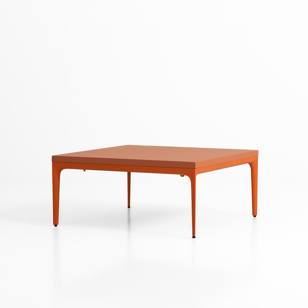 팜 스퀘어 테이블. Fam Square Table