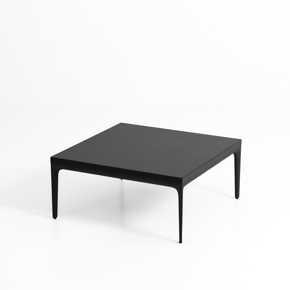 팜 스퀘어 테이블. Fam Square Table