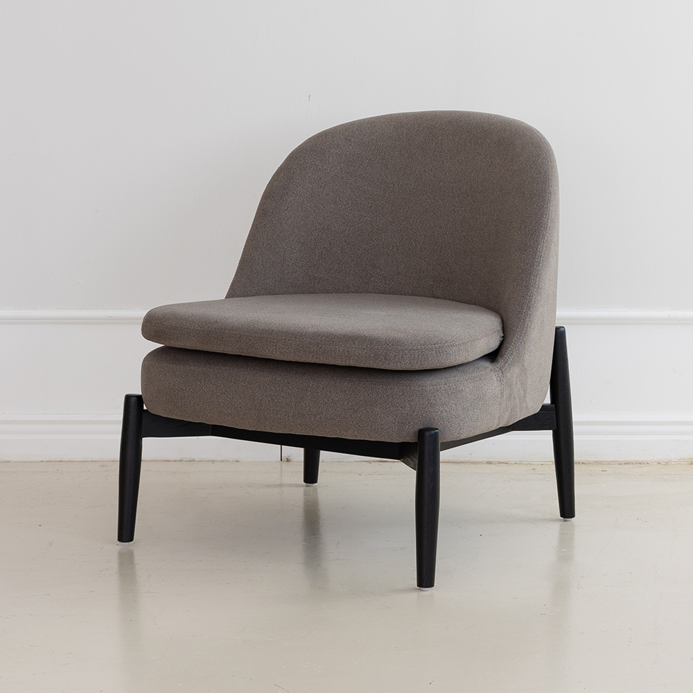 보울 라운지 체어. Bowl lounge chair