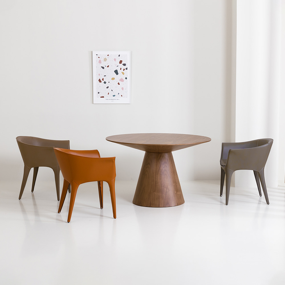 루시 암체어. Lucy armchair