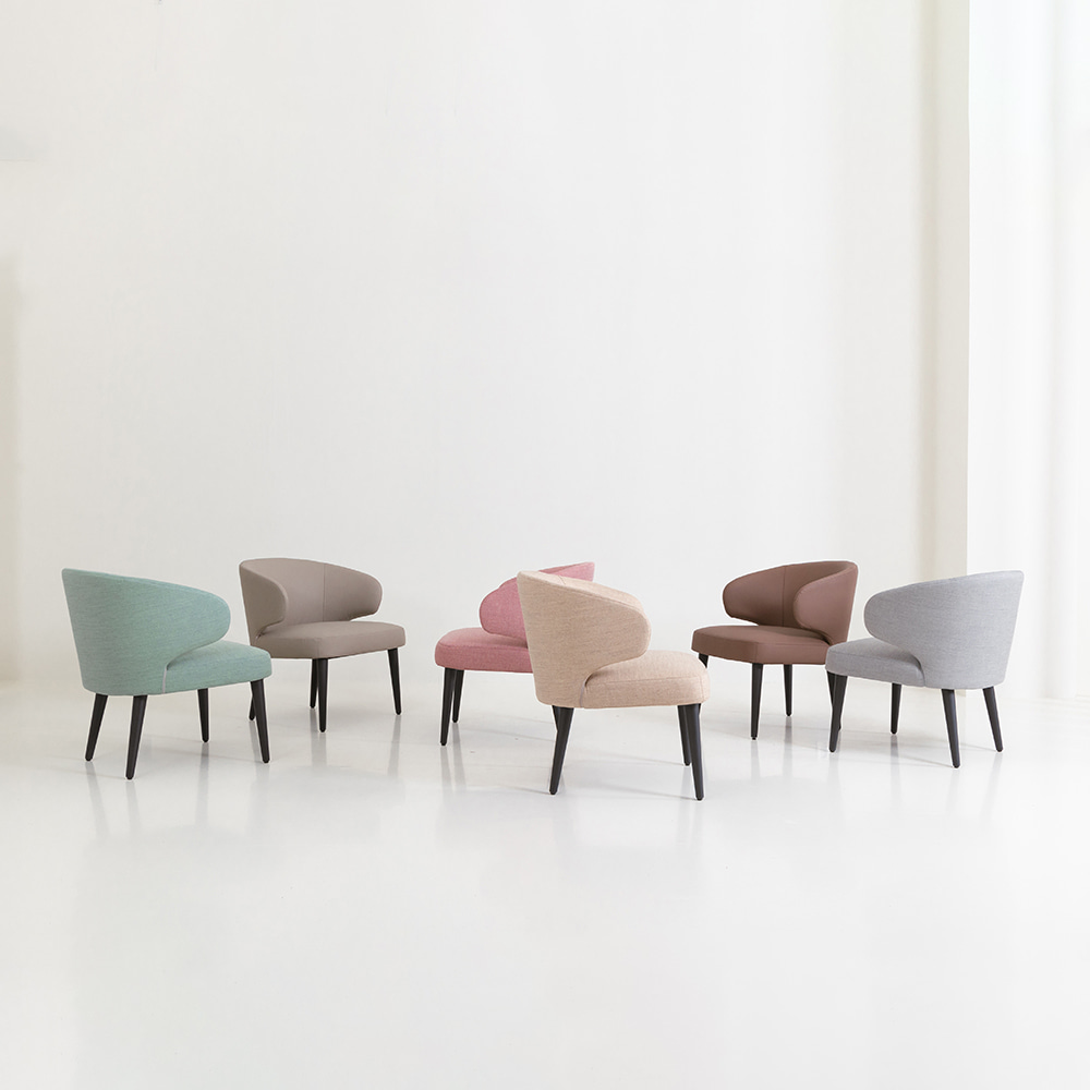 허그 암체어. Hug armchair