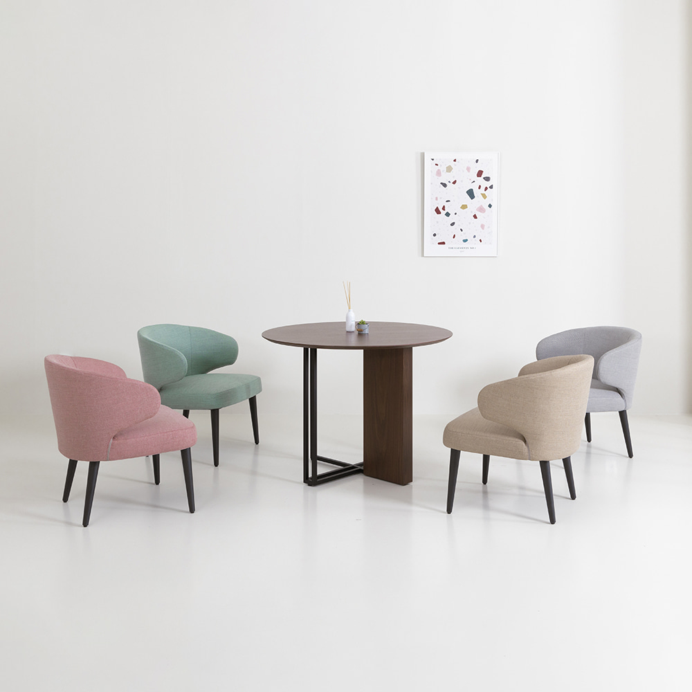 허그 암체어. Hug armchair